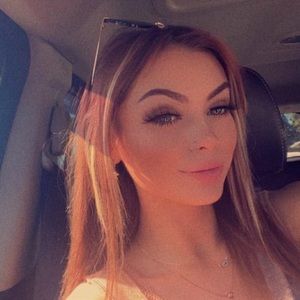 Meet your Posher, Isabel